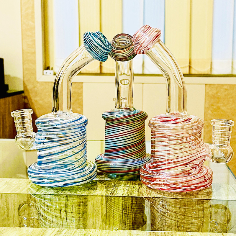 6'' Inside work on its body Bong (Weight-160gm)